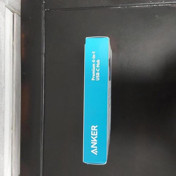 USB C Hub, 4-in-1 USB-C, with 60W PD, 3 USB-A, 1 USB-C | Anker - Picture 7 of 10